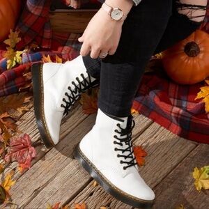 Dr. Martens Women's Zavala Combat Boots in White - 8 - NWOB